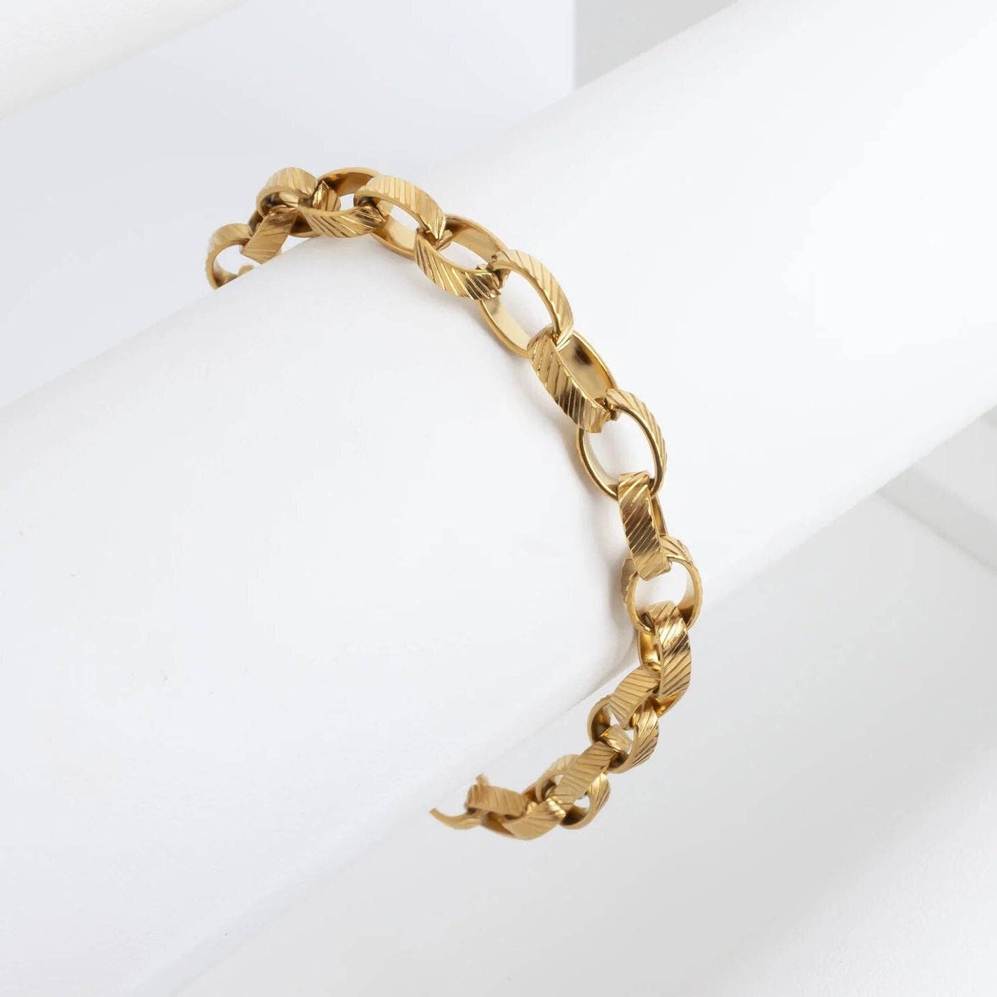 18K Gold PVD Stainless Steel Thick Oval Chain Bracelet